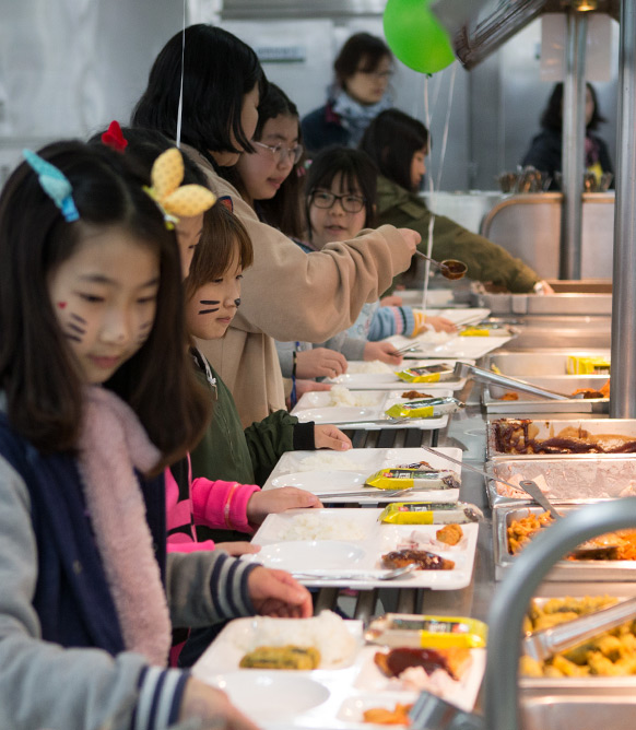 종합식당 배식 사진