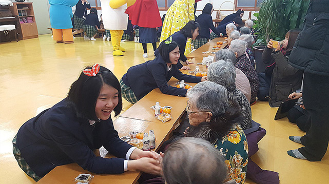 신앙촌 어르신들,  2018년 새해에도 건강하세요!